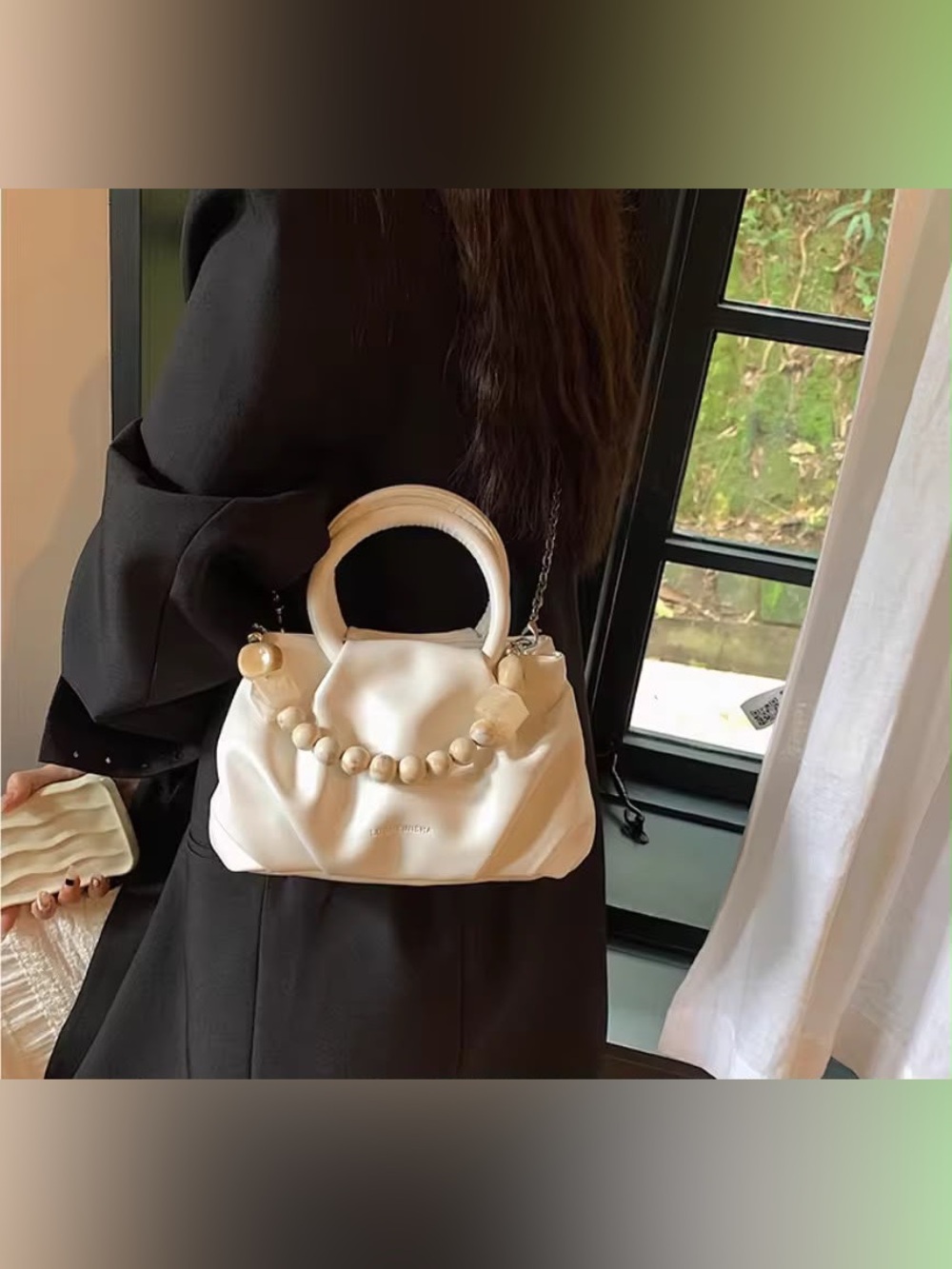 Elegant Pearl Handle Handbag✨.